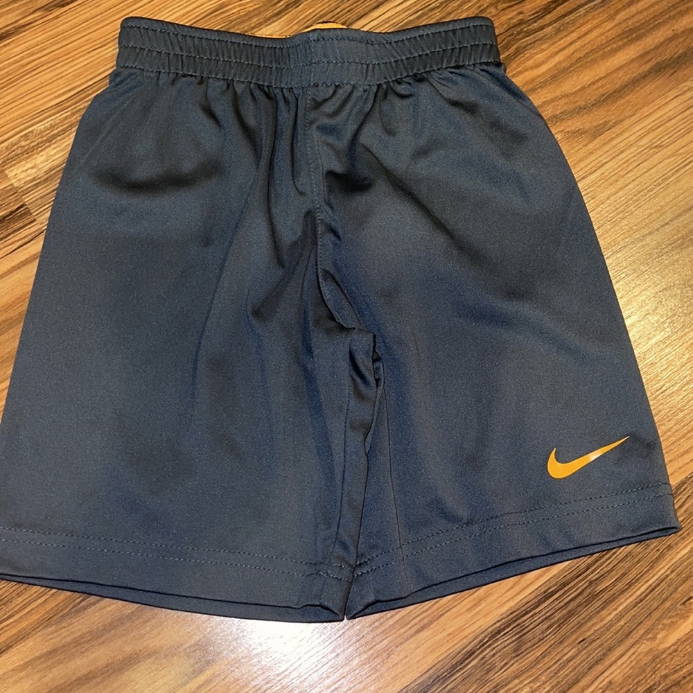 Nike set - Picture 2 of 3
